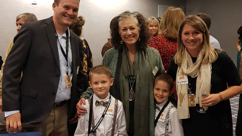 Brothers Join Forces to Sell Lemonade for the Cheetah